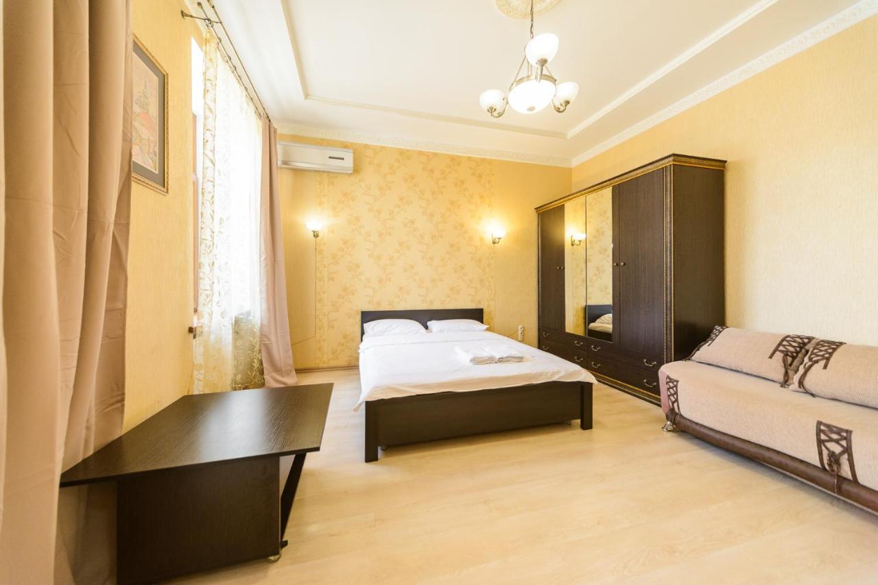 911 Apartments Antonovichа Kiev Buitenkant foto