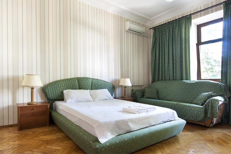 911 Apartments Antonovichа Kiev Buitenkant foto