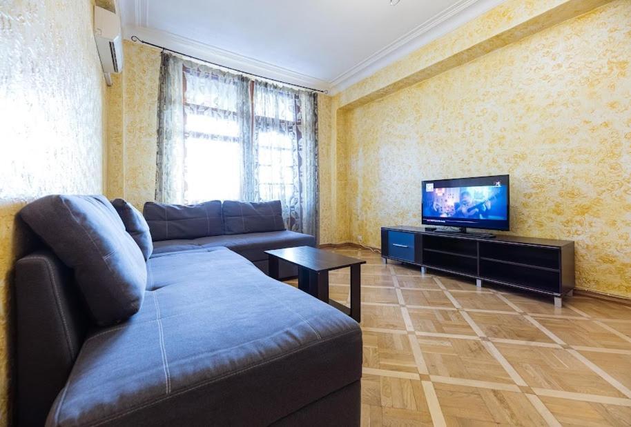 911 Apartments Antonovichа Kiev Buitenkant foto
