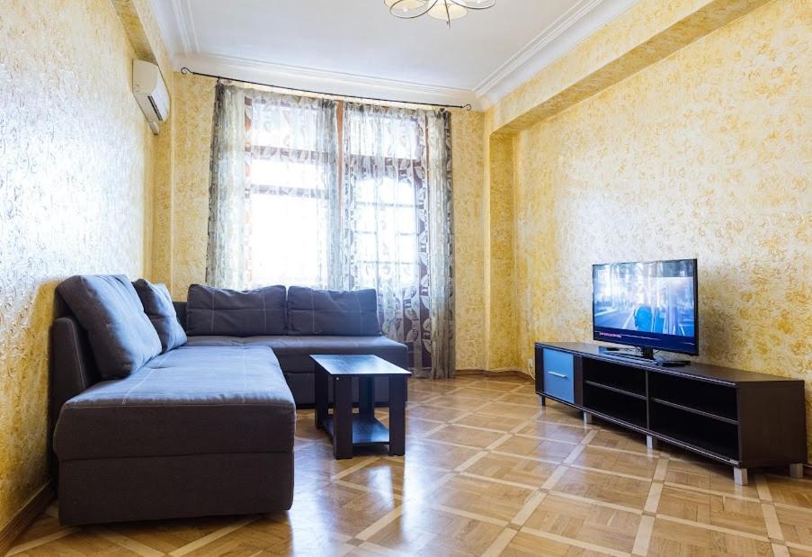 911 Apartments Antonovichа Kiev Buitenkant foto