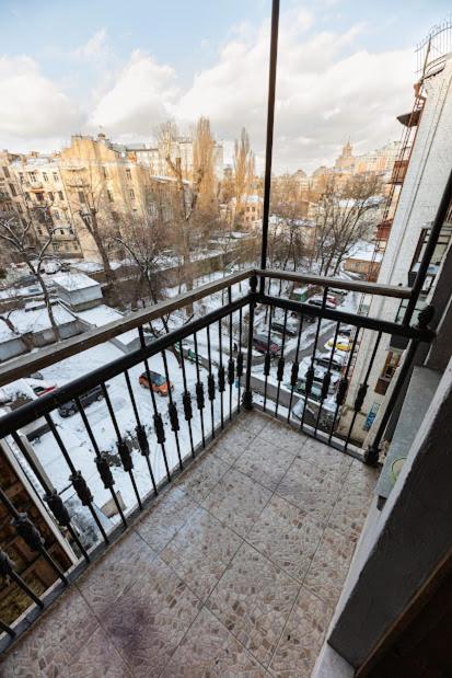 911 Apartments Antonovichа Kiev Buitenkant foto