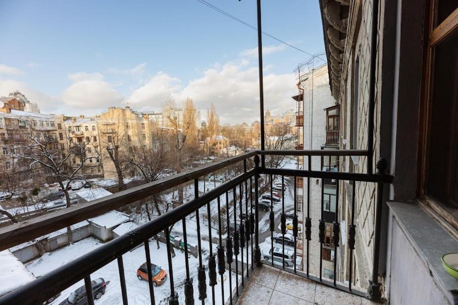 911 Apartments Antonovichа Kiev Buitenkant foto