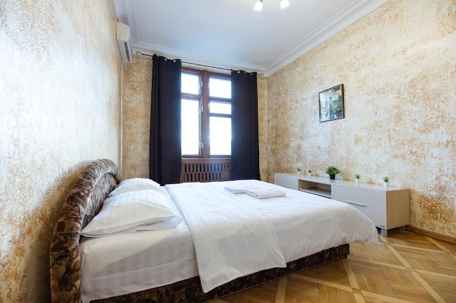911 Apartments Antonovichа Kiev Buitenkant foto