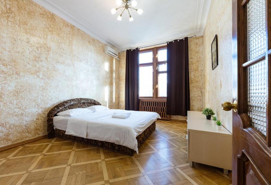 911 Apartments Antonovichа Kiev Buitenkant foto